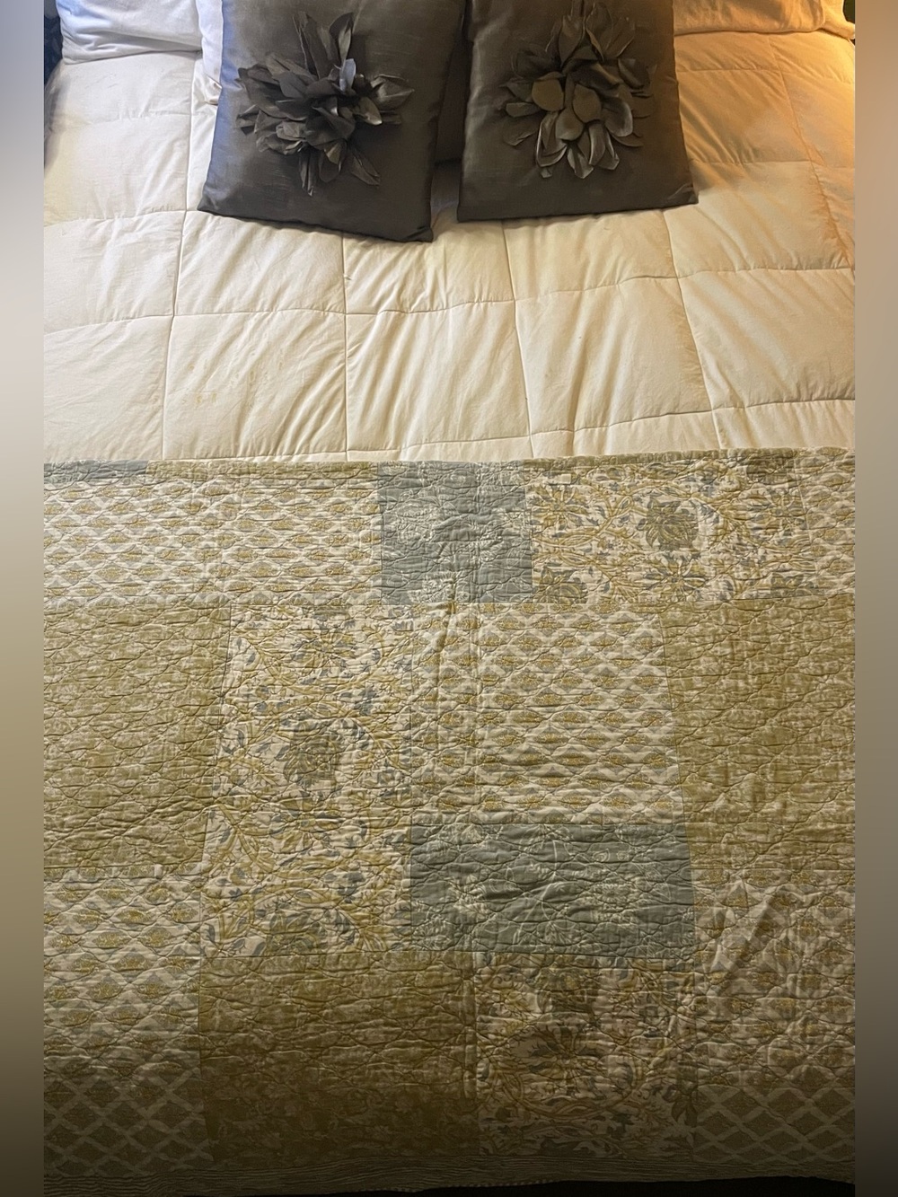 Heavy! JCPENNY. Quilt 86”x84” in bl/gray, gold, tan, & cream. 100% Cotton